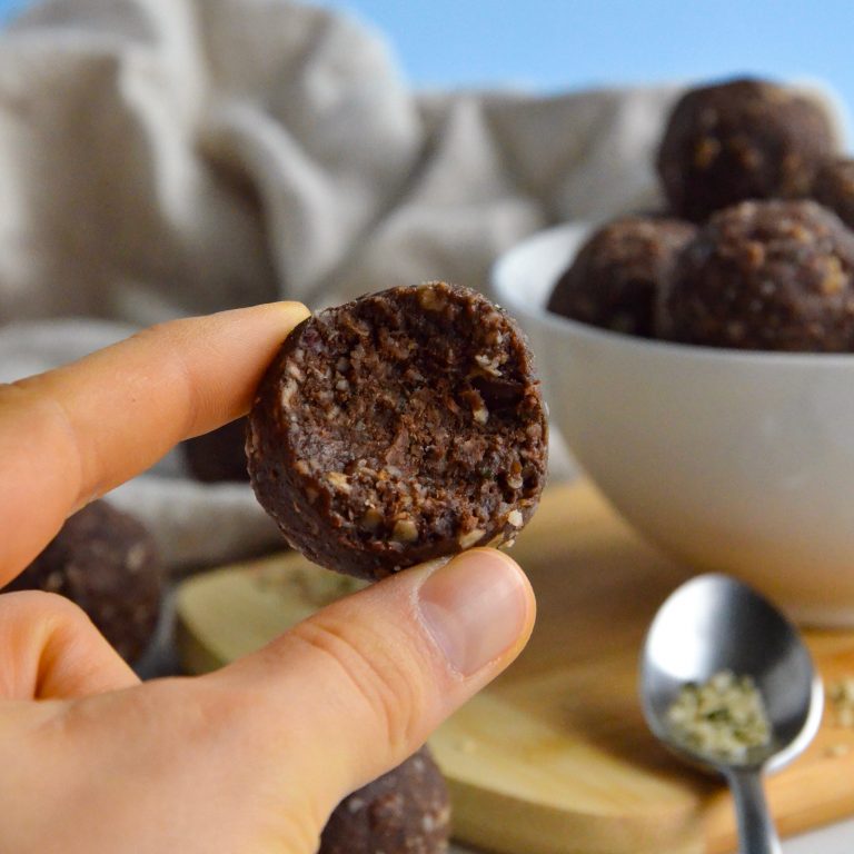 Healthy Vegan Chocolate Protein Balls