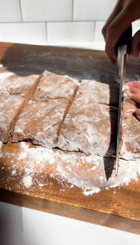 cutting up mochi dough